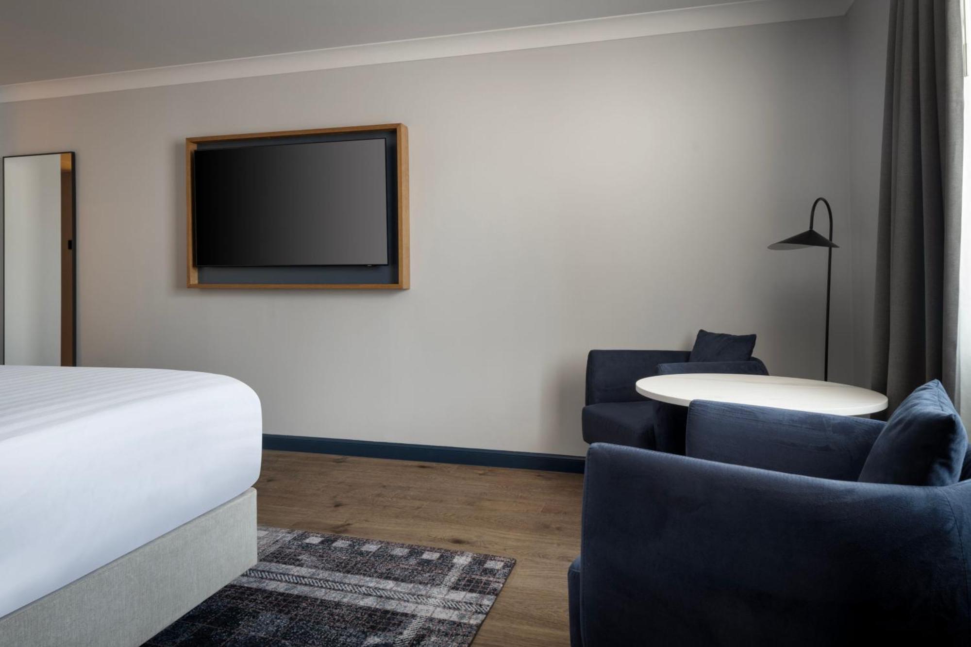 Отель Marriott Holyrood 4*