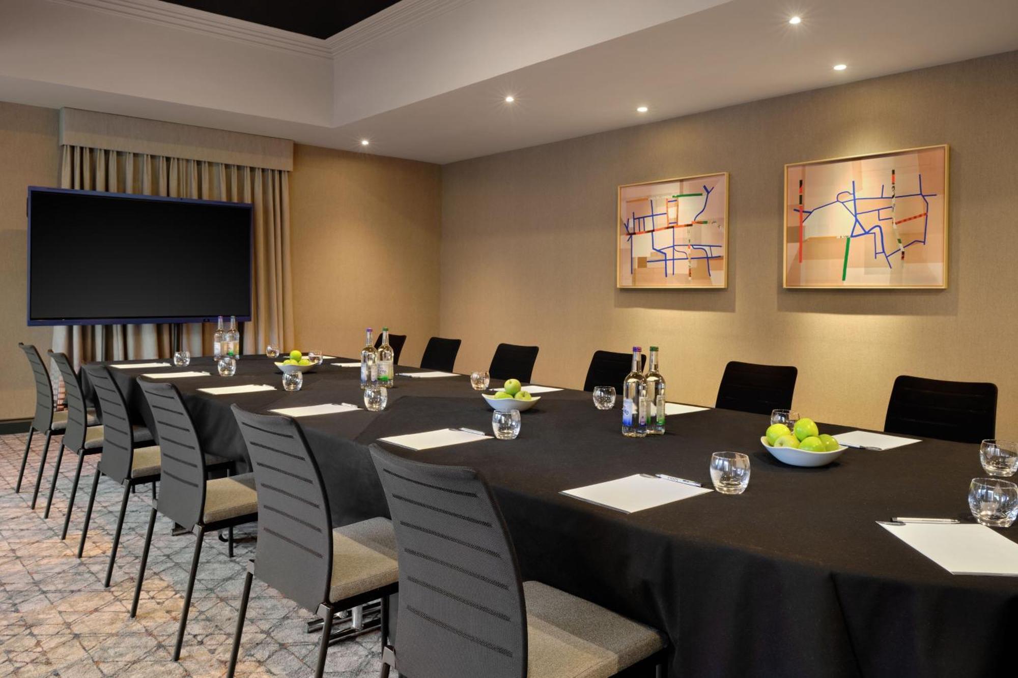 Marriott Holyrood Отель Эдинбург