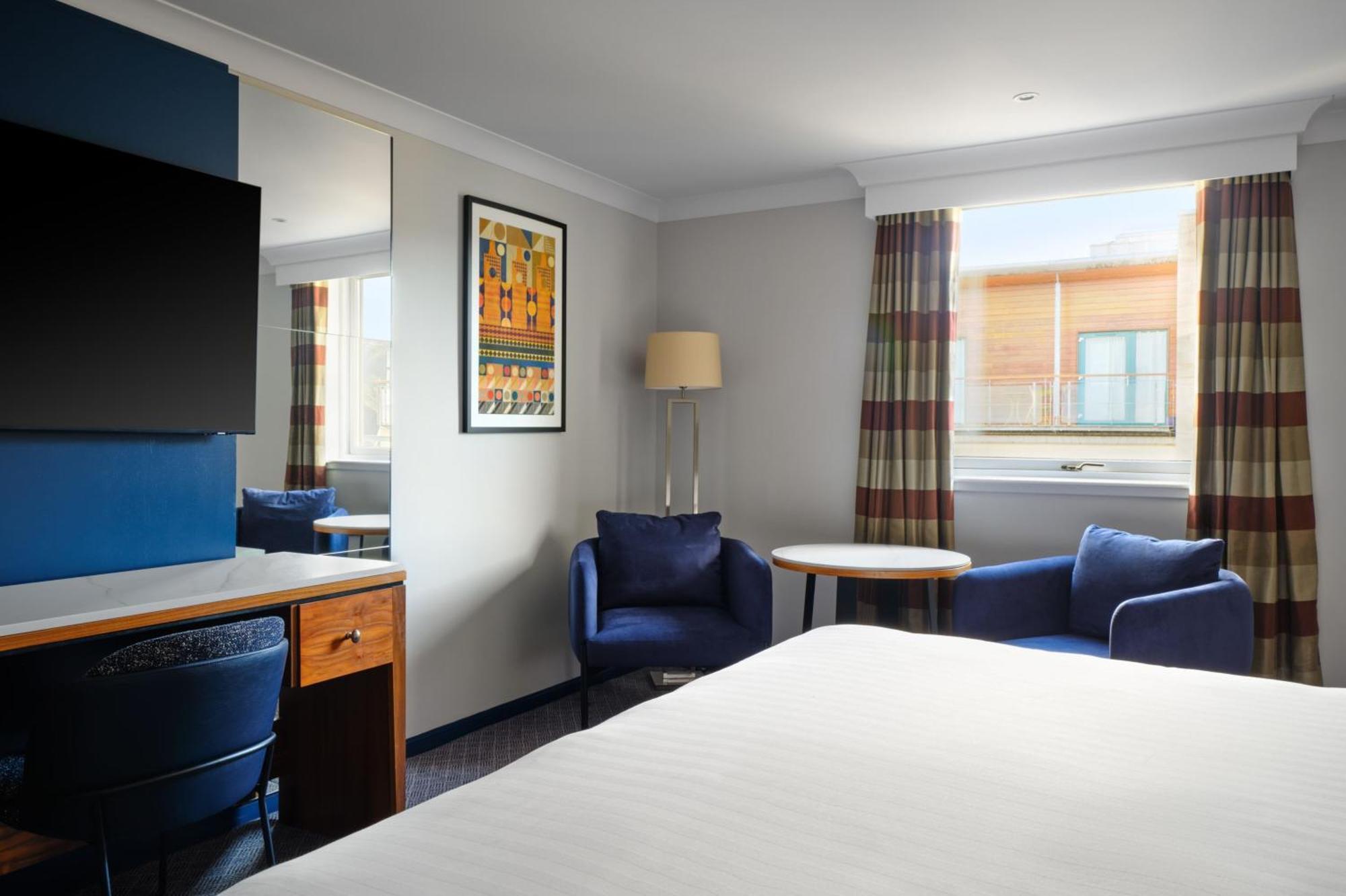Отель Marriott Holyrood